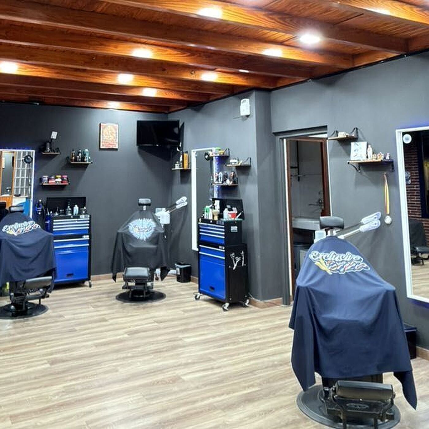 Interior del local de Exclusive Barber